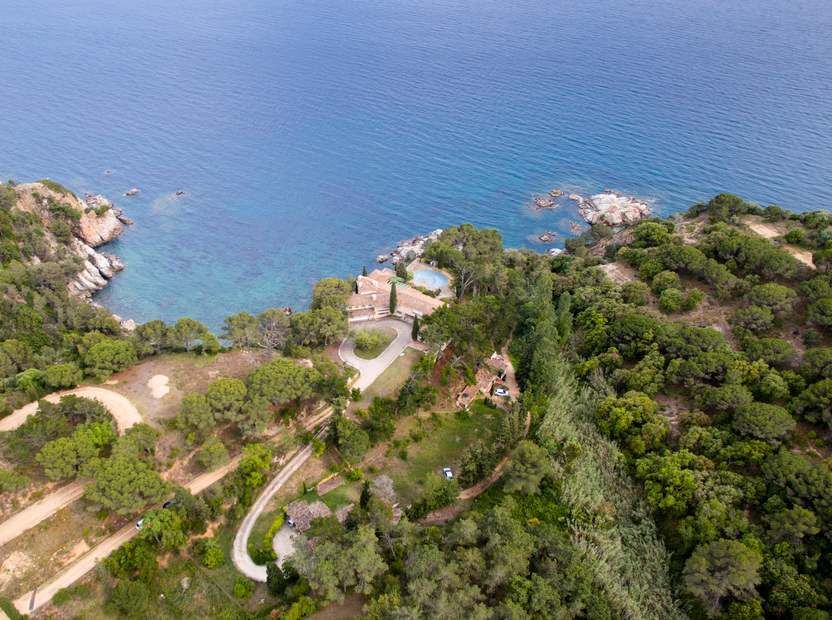 Casa en la Costa Brava, España, 900 m² - imagen 9