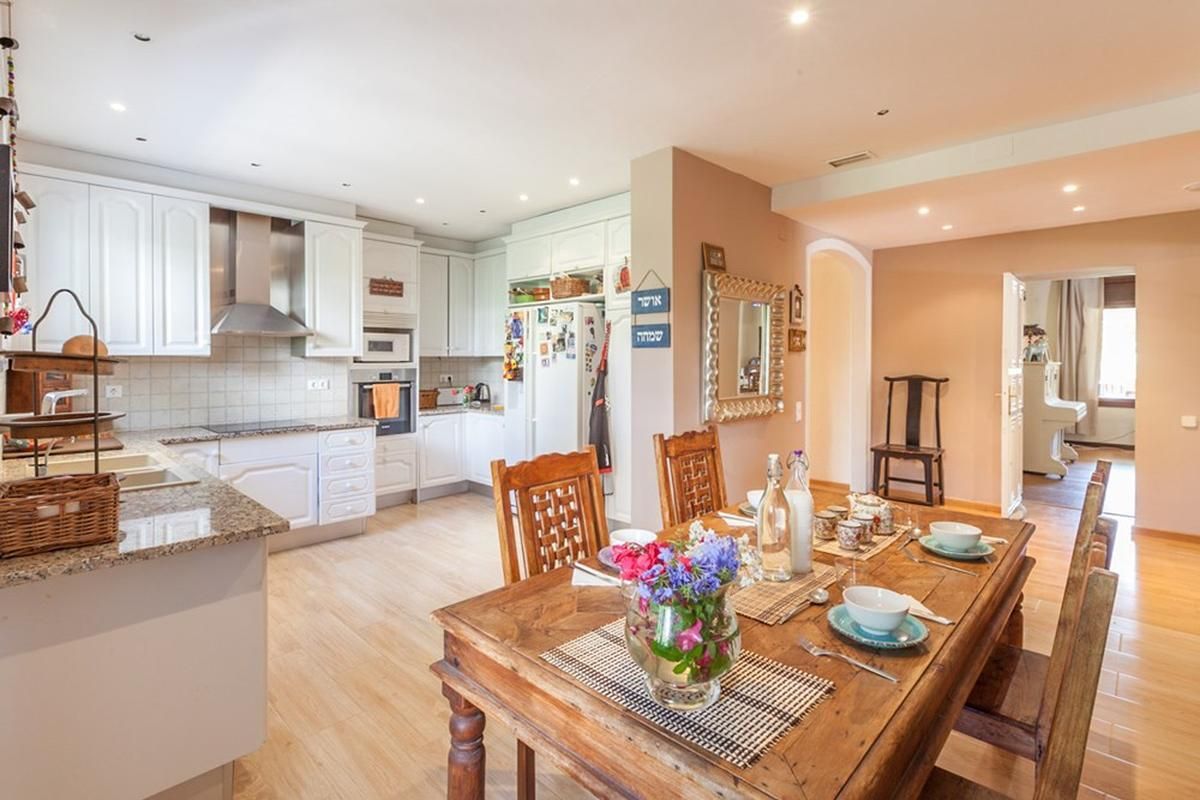 Maison à la Costa del Garraf, Espagne, 719 m² - image 9