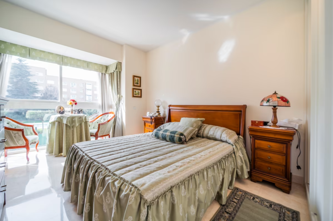 Flat in Madrid, Spain, 130 m² - picture 10