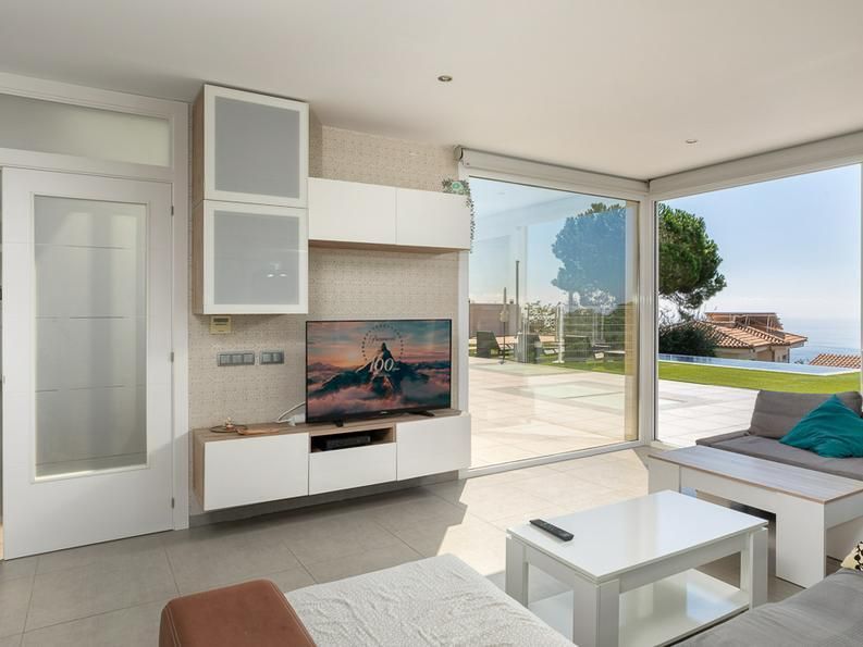 House on Costa Brava, Spain, 400 m² - picture 10