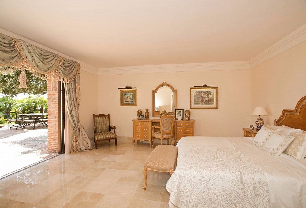 House on Costa del Sol, Spain, 1 156 m² - picture 10