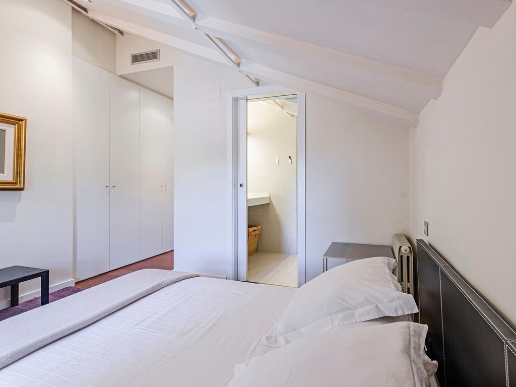 Flat in Barcelona, Spain, 202 m² - picture 10