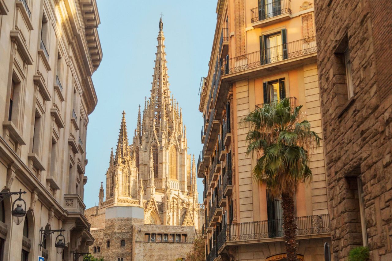 Maison de rapport à Barcelone, Espagne, 527.27 m² - image 1