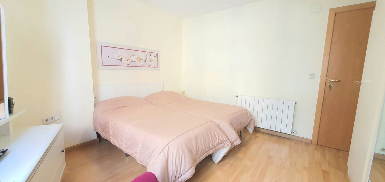 Flat in Barcelona, Spain, 78 m² - picture 11