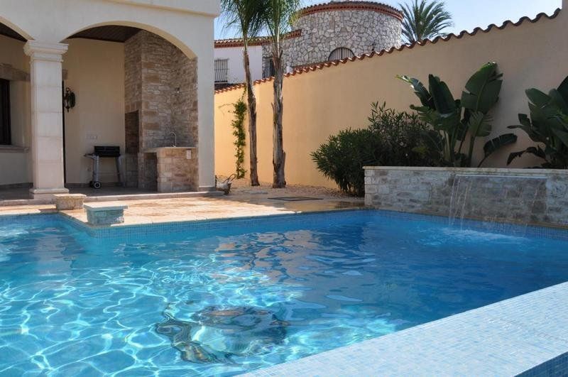 Casa en la Costa Brava, España, 546 m² - imagen 11