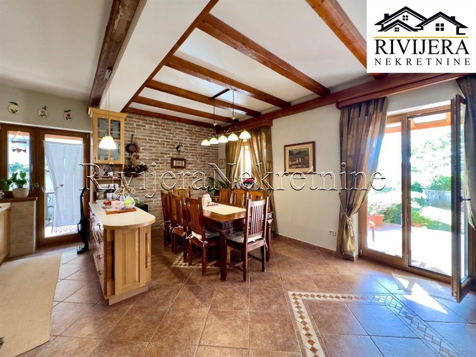 Villa in Orahovac, Montenegro, 300 m² - picture 12