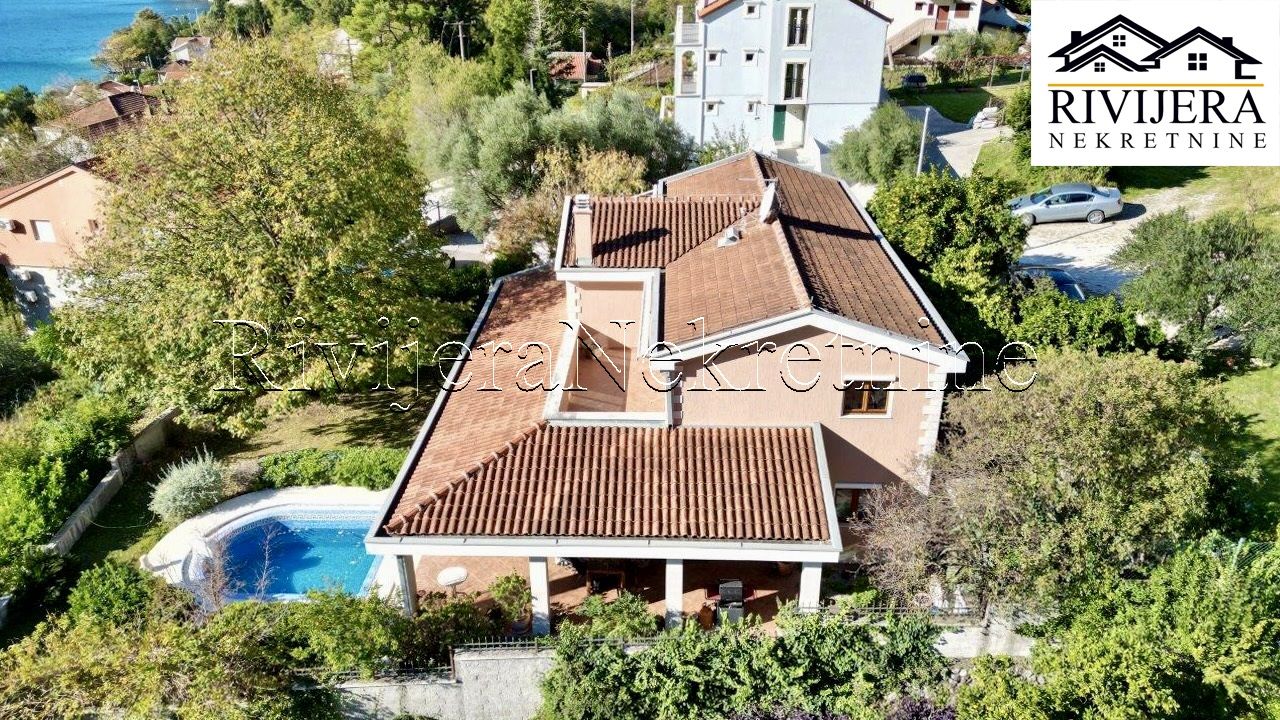 Villa in Orahovac, Montenegro, 300 m² - picture 6