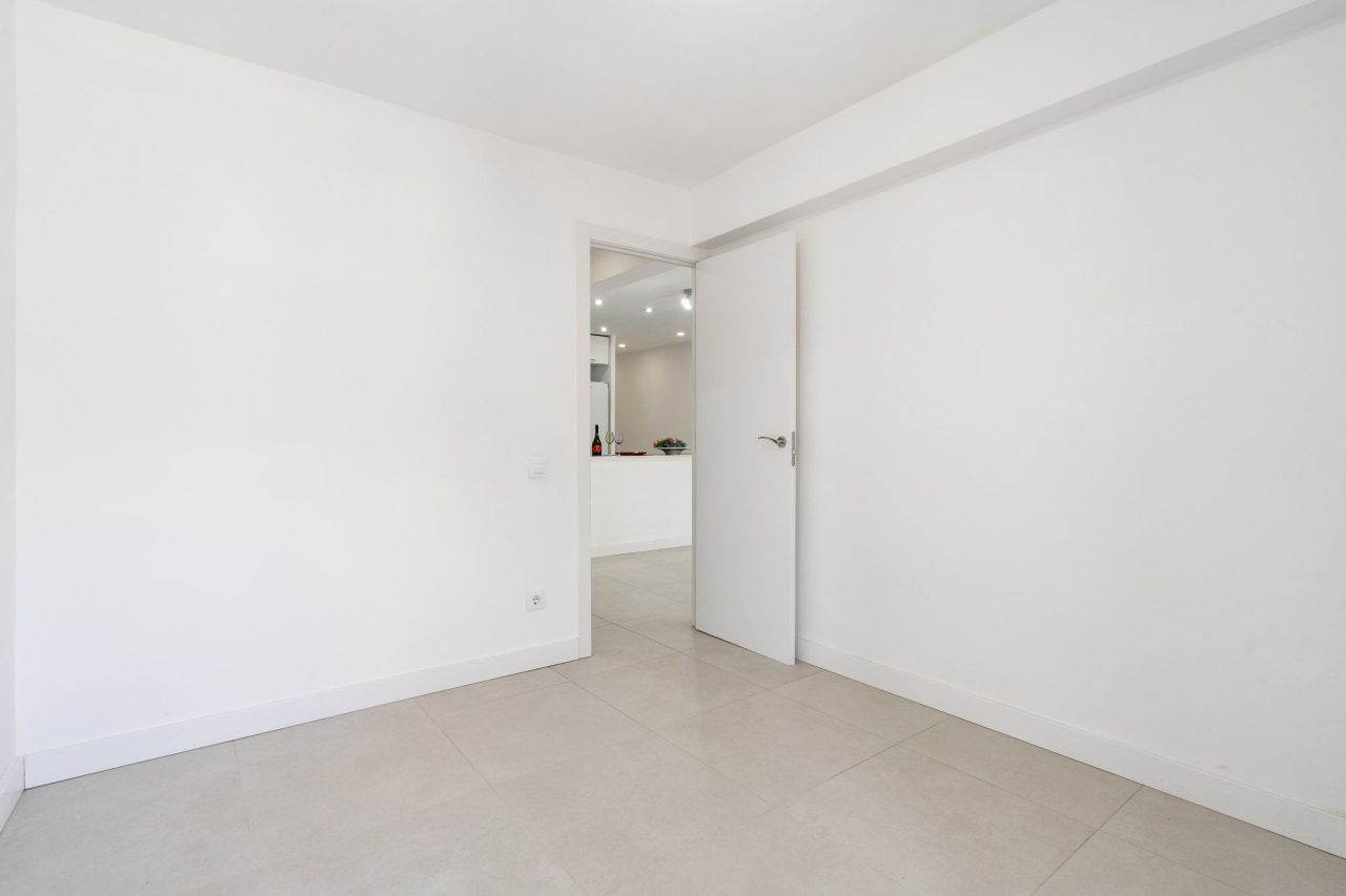 Flat in Costa del Garraf, Spain, 69 m² - picture 12