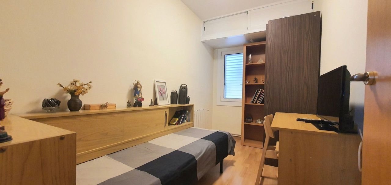 Flat in Barcelona, Spain, 78 m² - picture 12