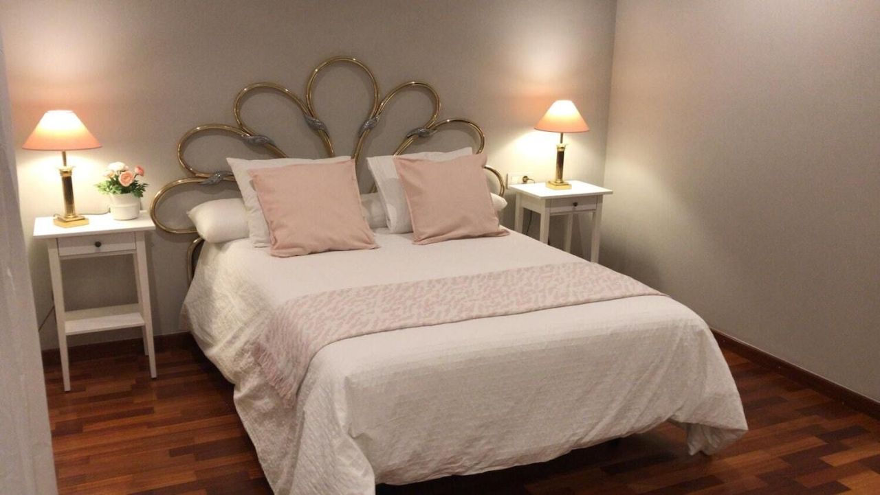 House in Barcelona, Spain, 496 m² - picture 12