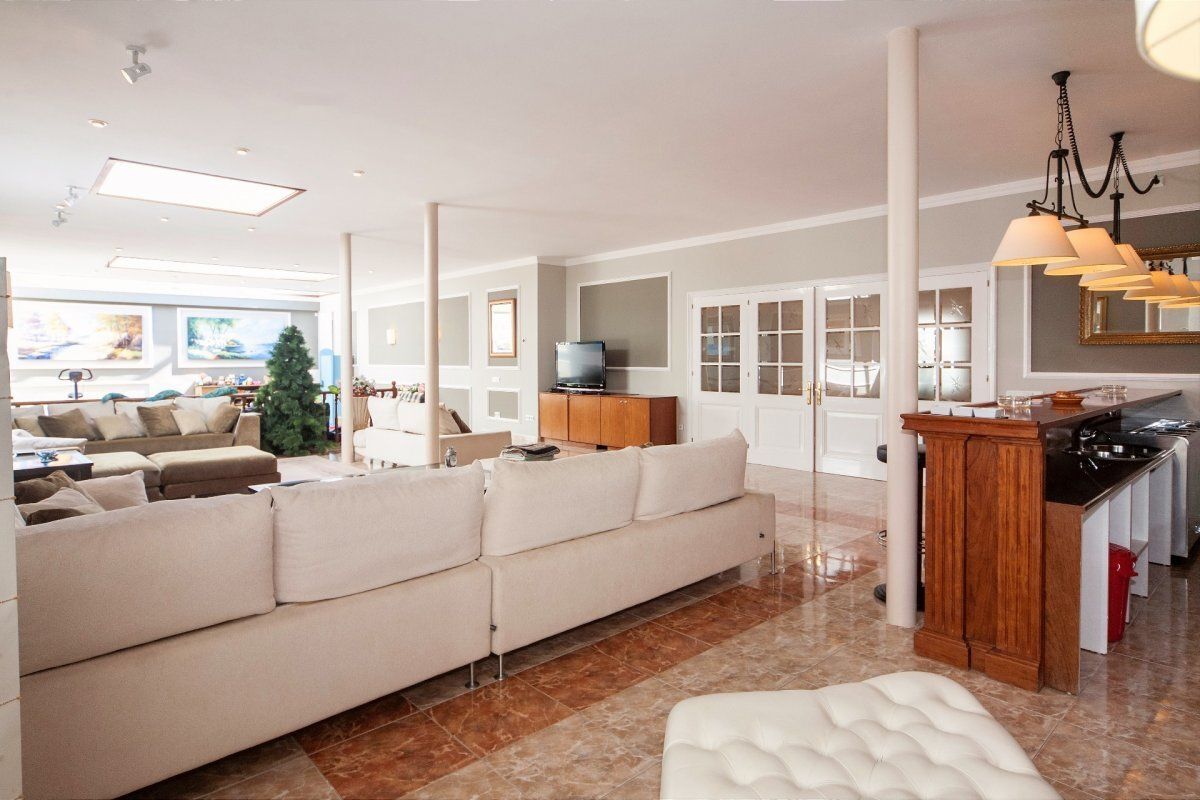 Casa en la Costa del Maresme, España, 1 648 m² - imagen 13