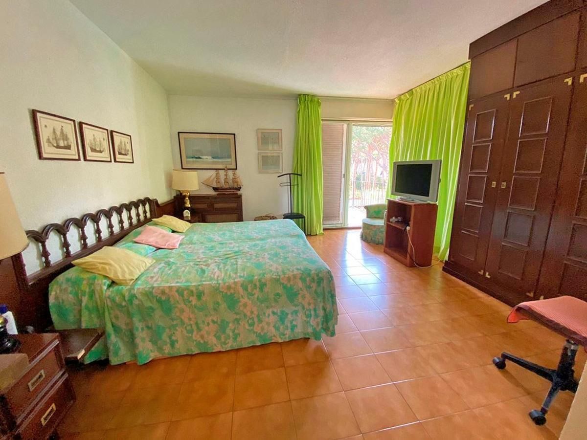 House in Costa del Garraf, Spain, 248 m² - picture 13