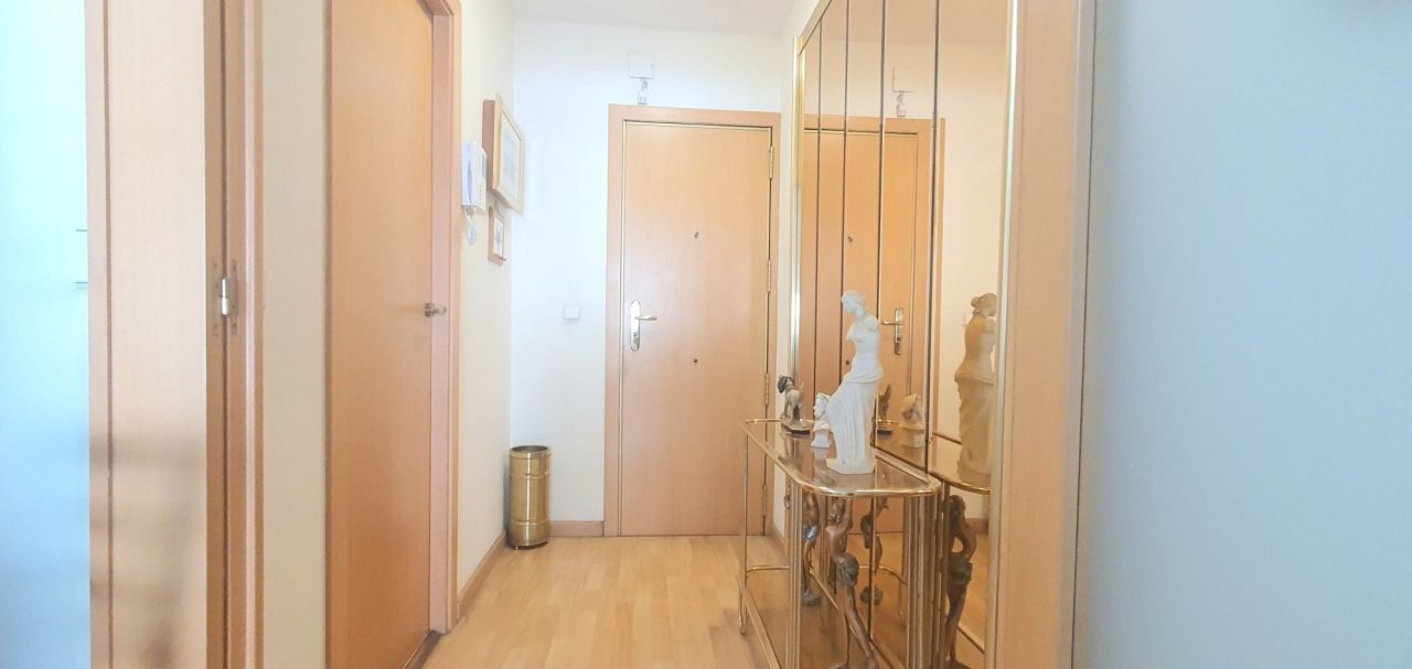 Flat in Barcelona, Spain, 78 m² - picture 13