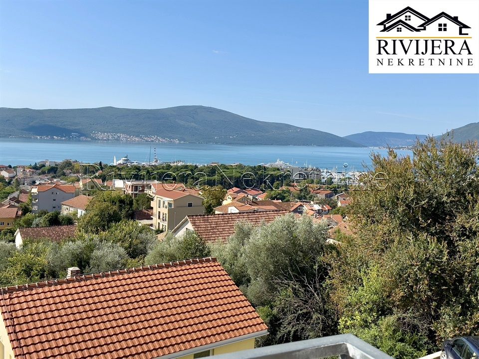 Appartement à Tivat, Monténégro, 55 m² - image 1
