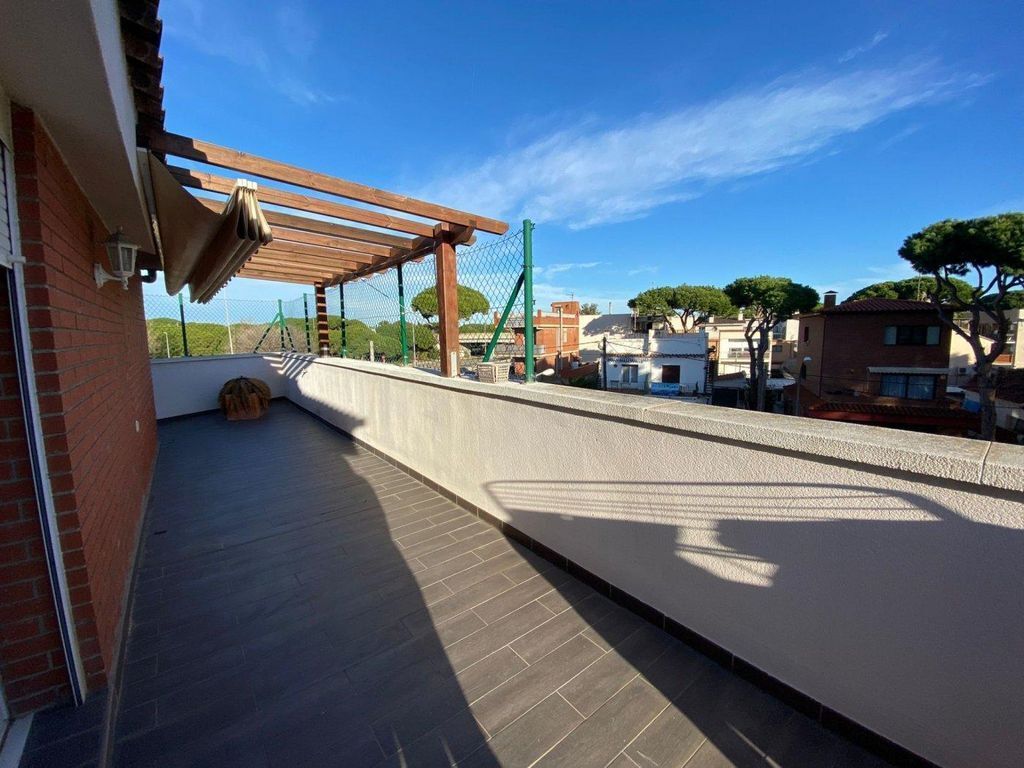 Townhouse in Barcelona, Spain, 236 m² - picture 14