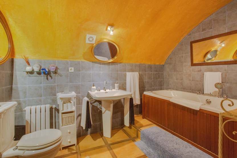 Commercial property on Costa Brava, Spain, 865 m² - picture 15