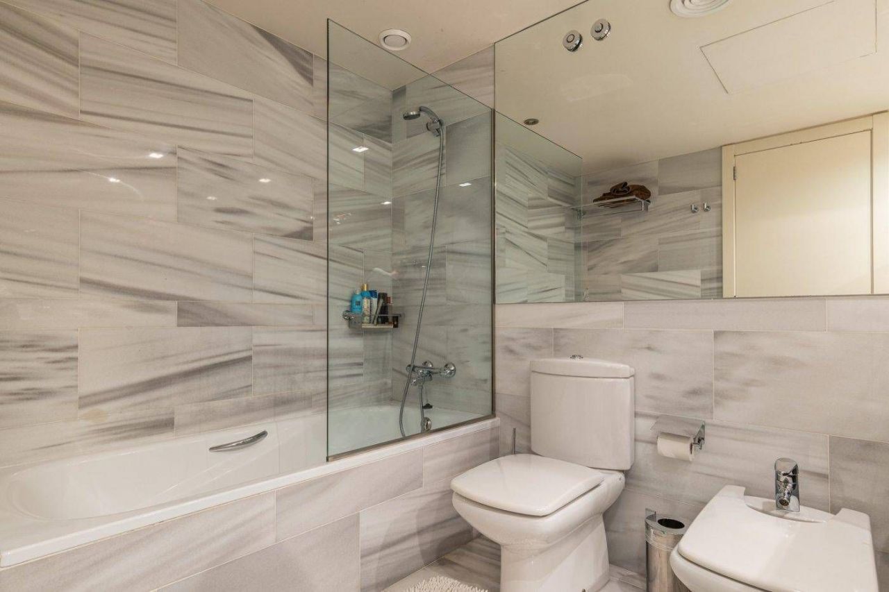 Piso en Barcelona, España, 201 m² - imagen 15