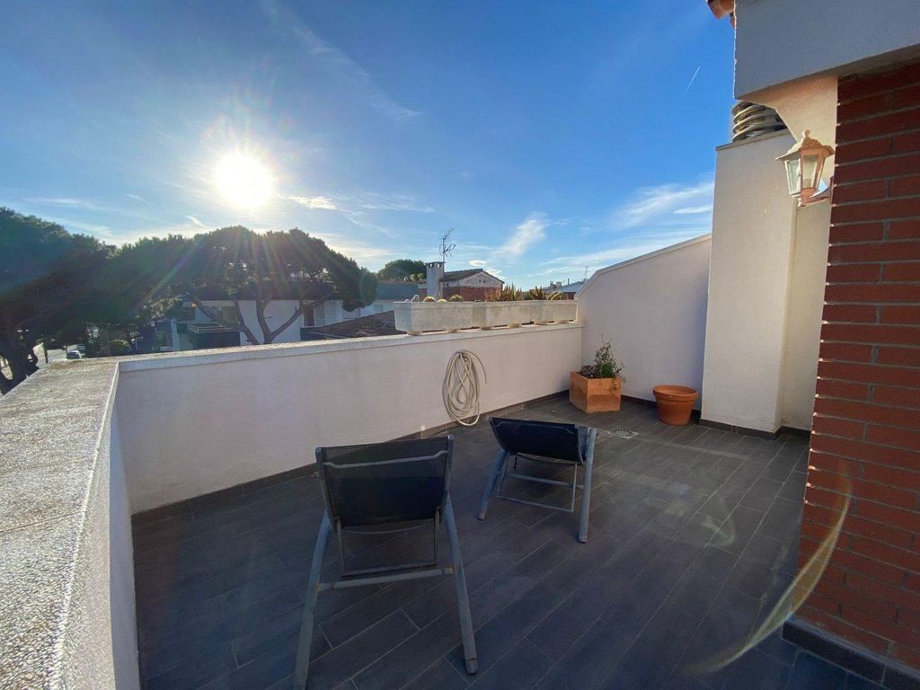 Townhouse in Barcelona, Spain, 236 m² - picture 16