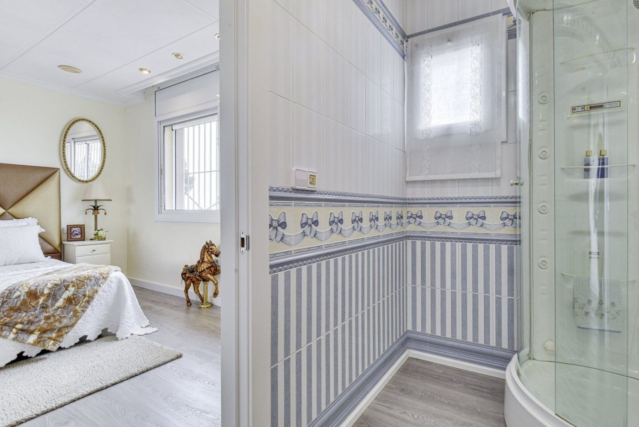 Casa en la Costa del Maresme, España, 295 m² - imagen 16