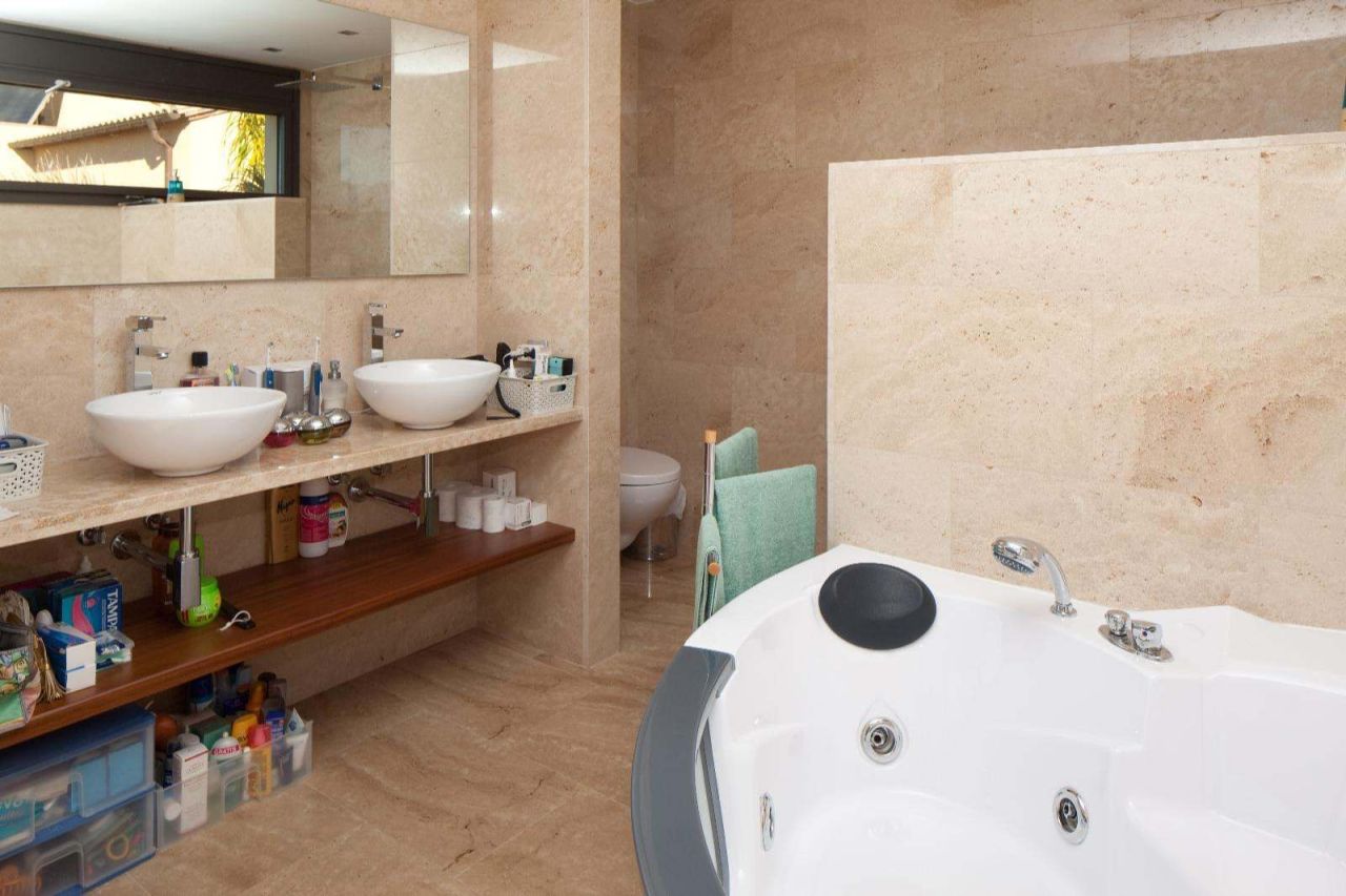 Casa en la Costa Brava, España, 300 m² - imagen 17