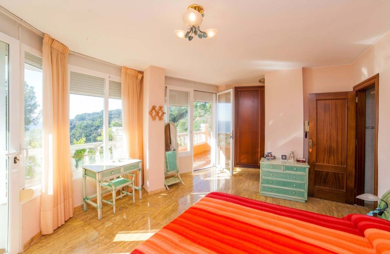 Casa en la Costa Brava, España, 420 m² - imagen 17