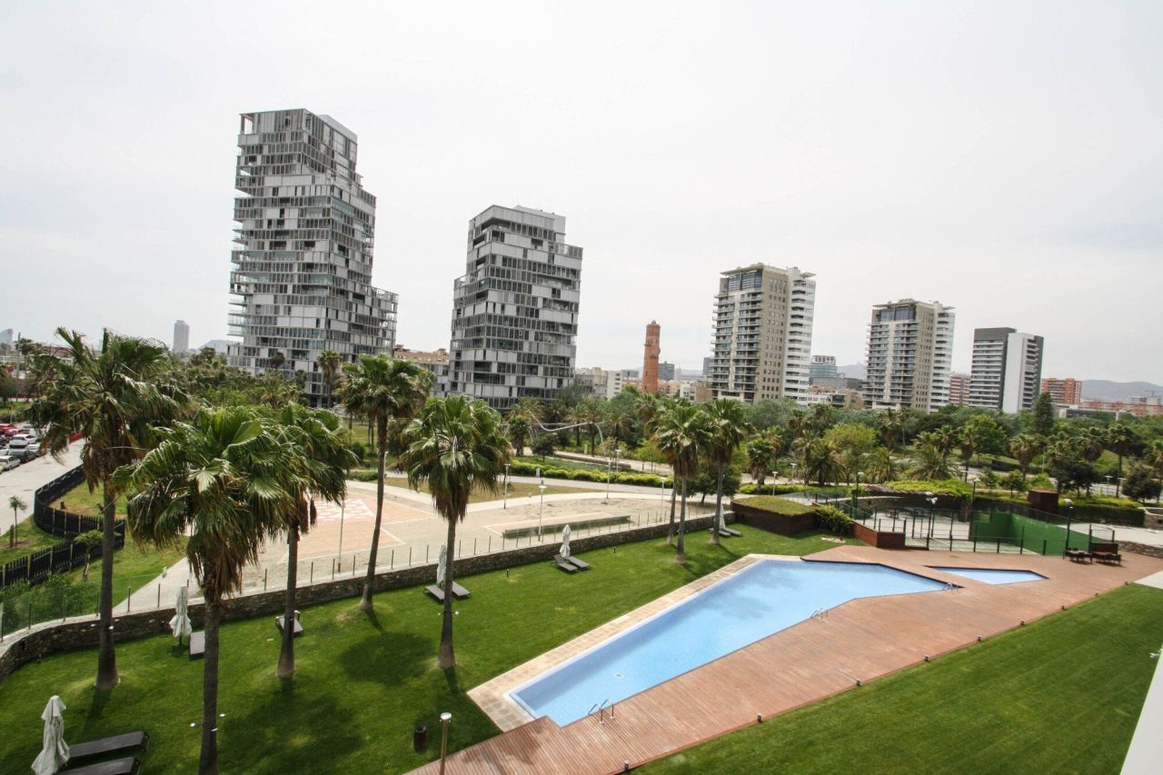Flat in Barcelona, Spain, 170 m² - picture 18