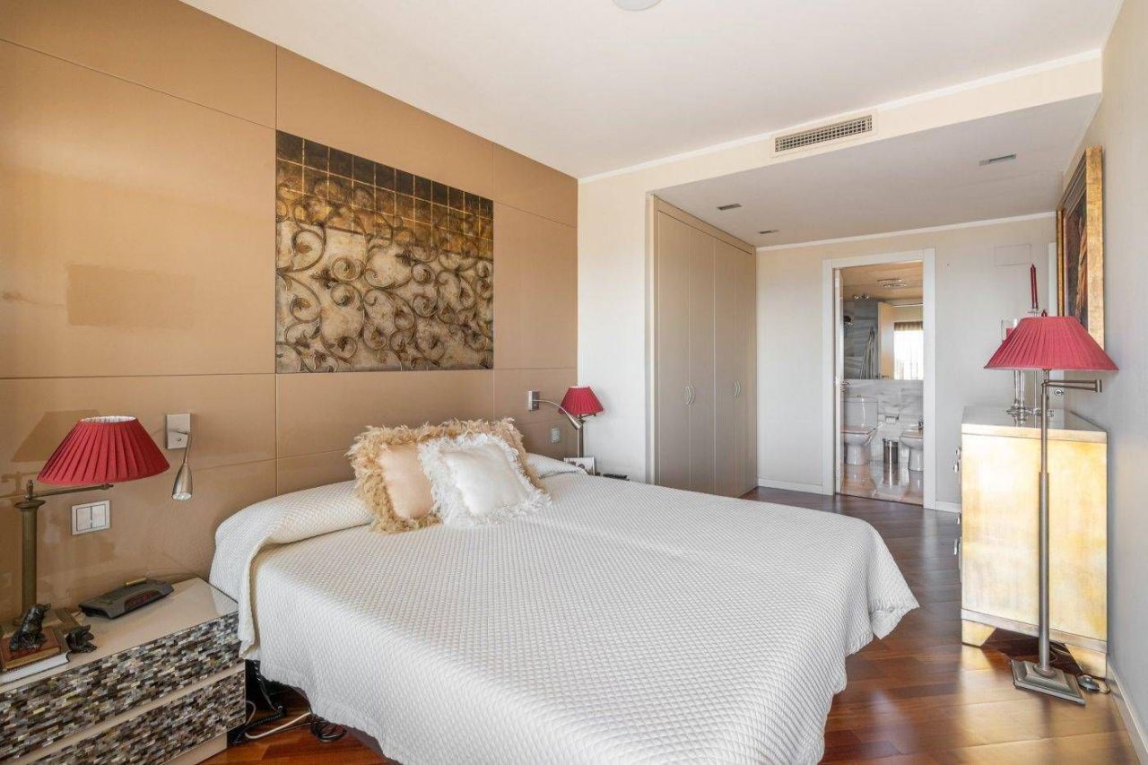 Piso en Barcelona, España, 201 m² - imagen 18