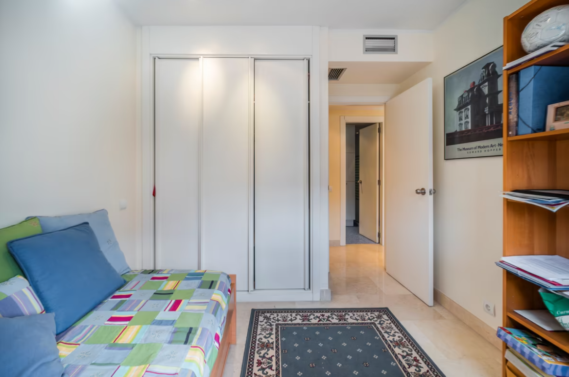 Flat in Madrid, Spain, 130 m² - picture 19