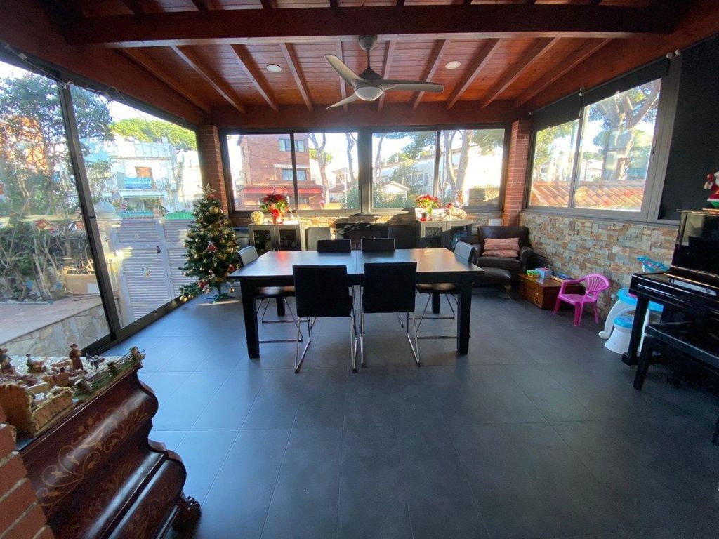 Townhouse in Barcelona, Spain, 236 m² - picture 19