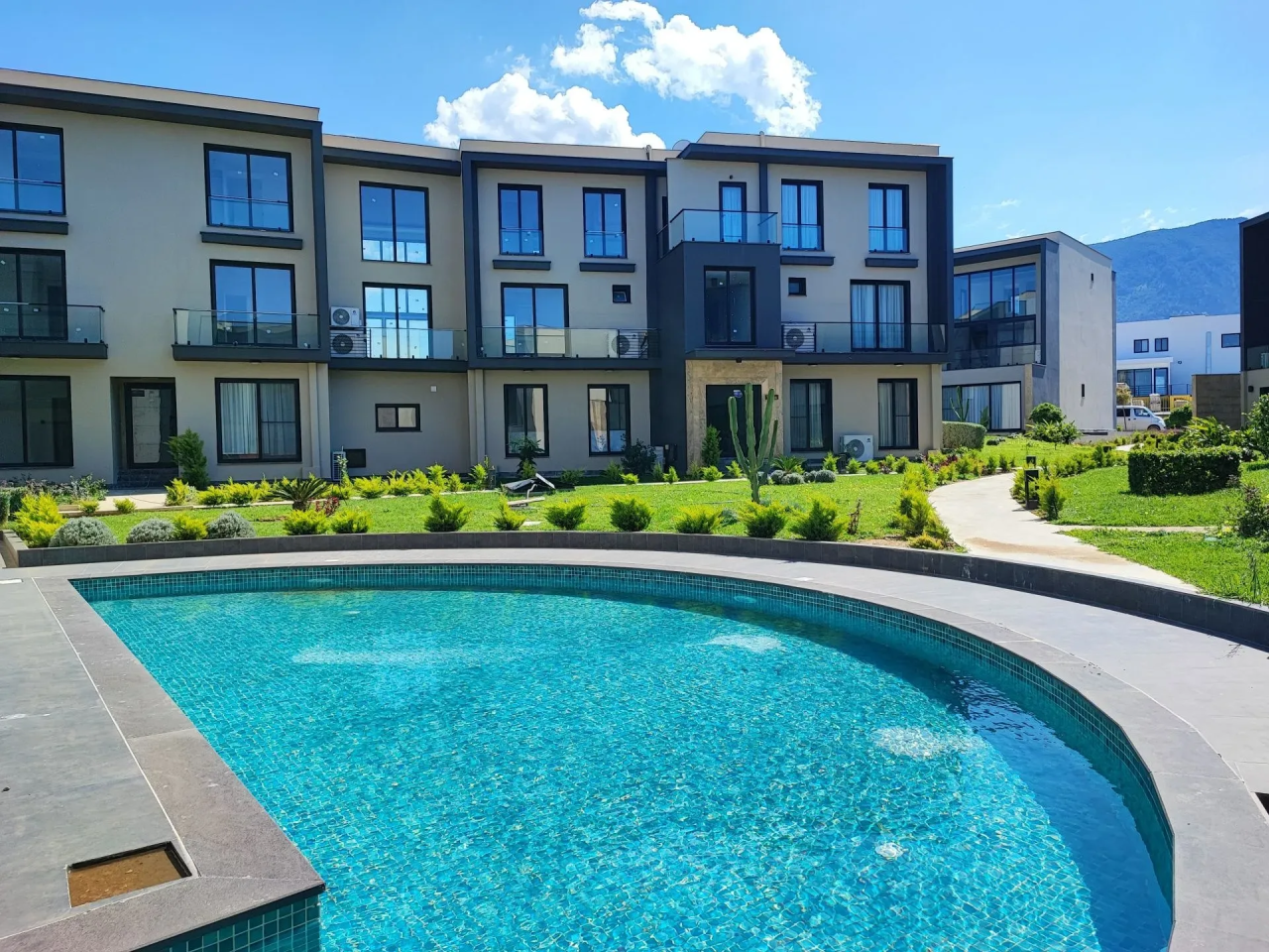 Apartment in Kyrenia, Cyprus, 85 m² - picture 2