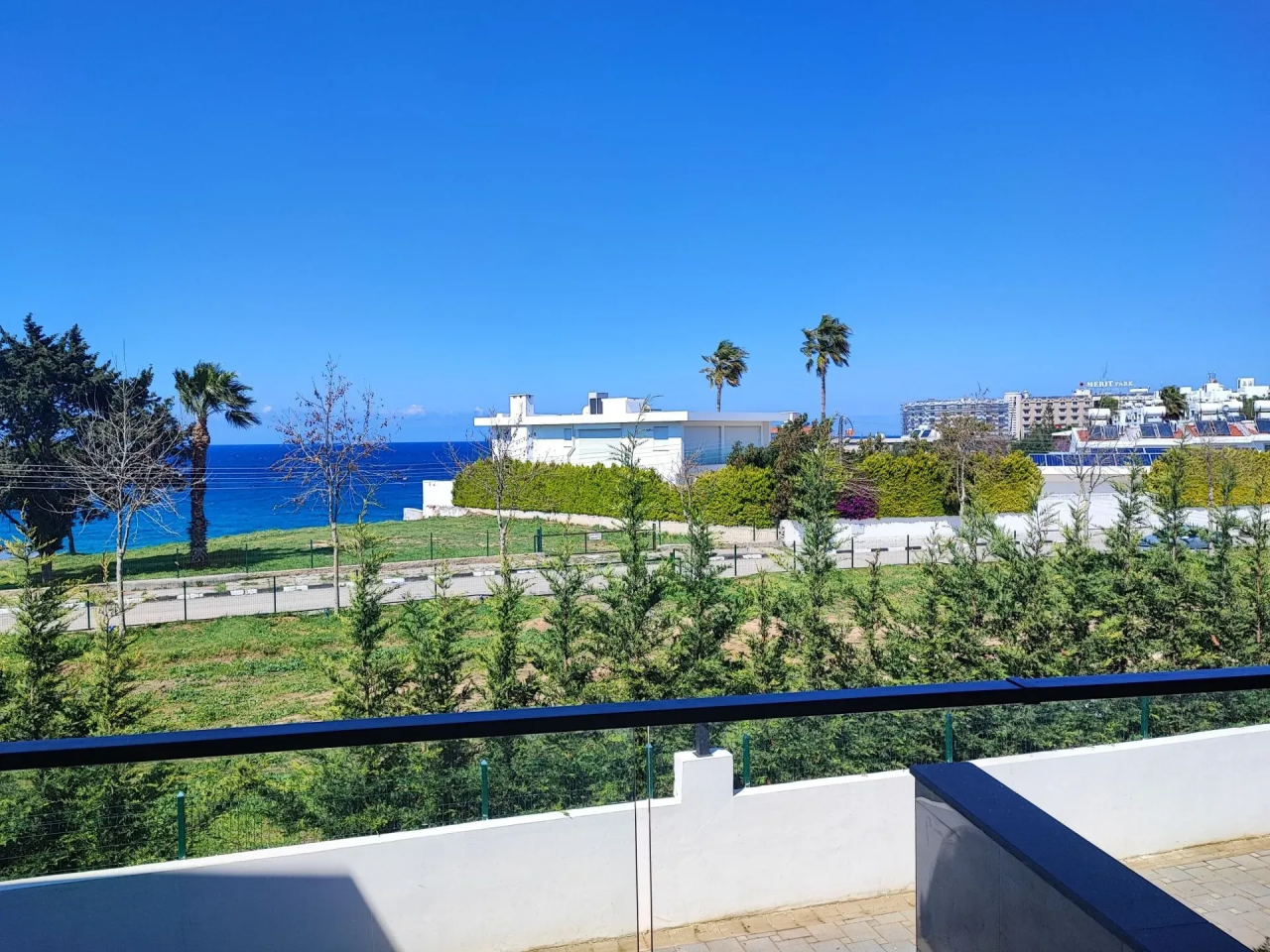 Apartment in Kyrenia, Cyprus, 85 m² - picture 5