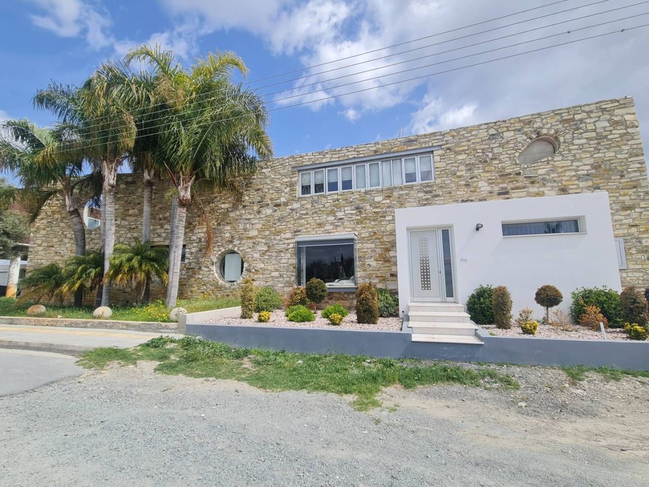 House in Aradippou, Cyprus, 550 m² - picture 1