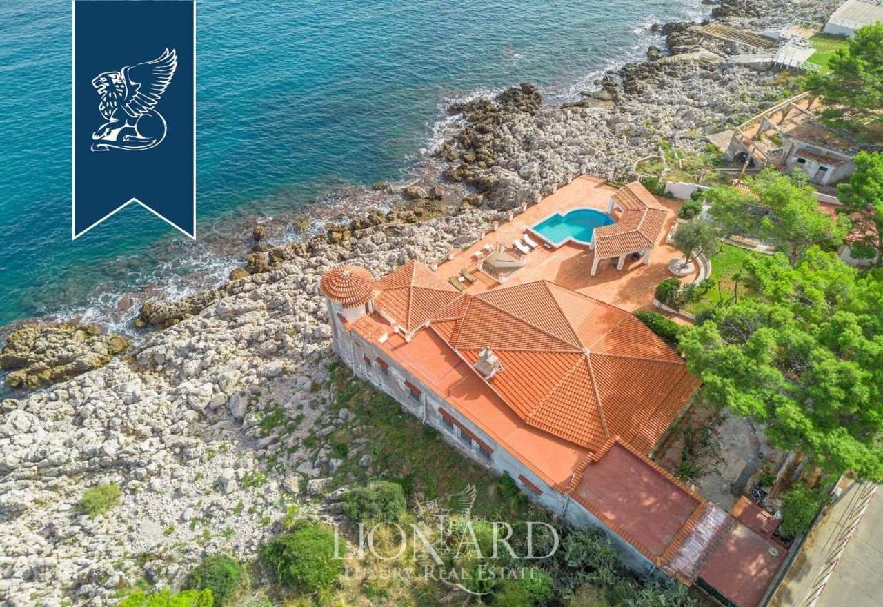 Villa in Palermo, Italien, 1 500 m² - Foto 1