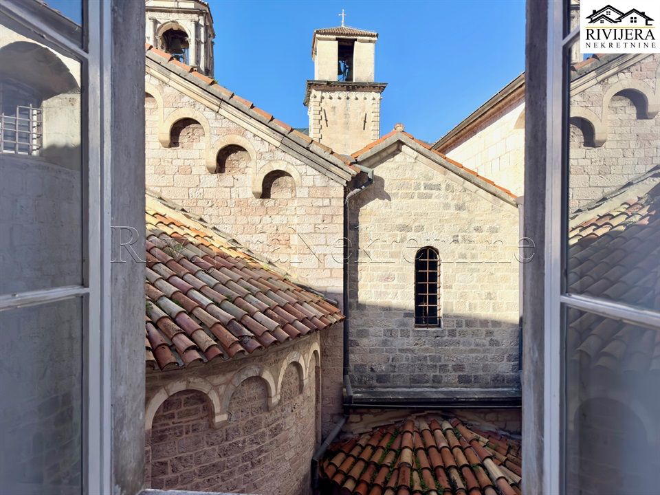 Flat in Kotor, Montenegro, 72 m² - picture 1