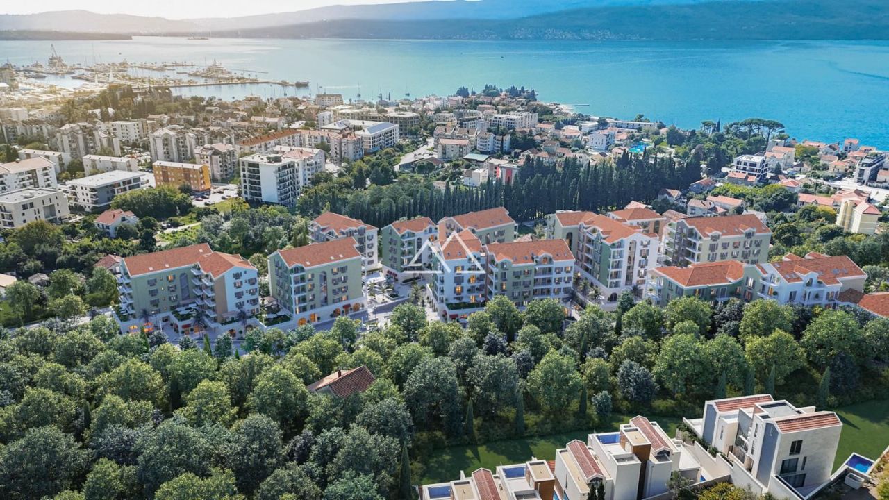 Flat in Tivat, Montenegro, 61 m² - picture 1