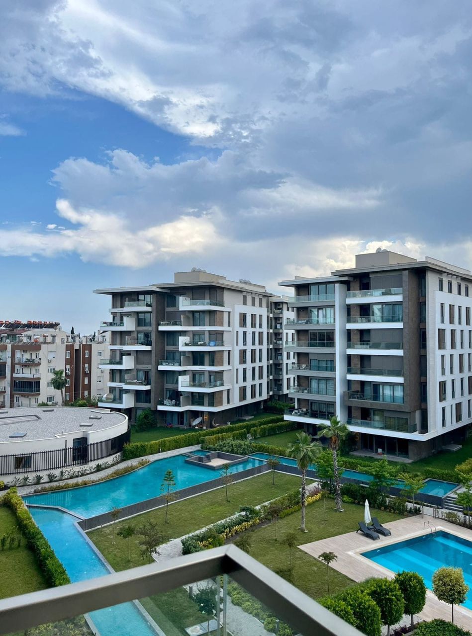Flat in Antalya, Turkey, 180 m² - picture 1
