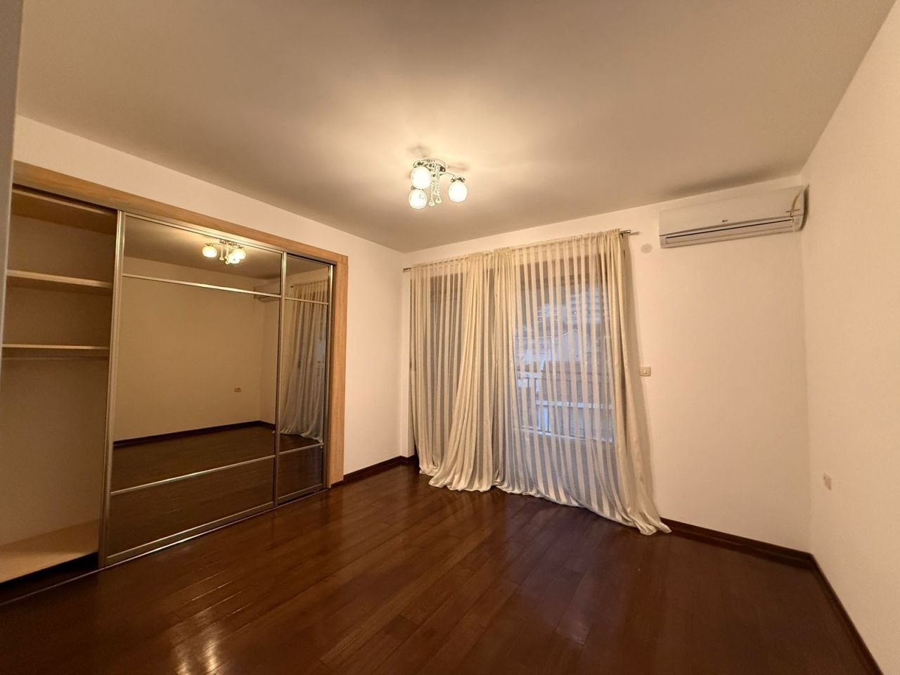 Piso en Budva, Montenegro, 152 m² - imagen 9