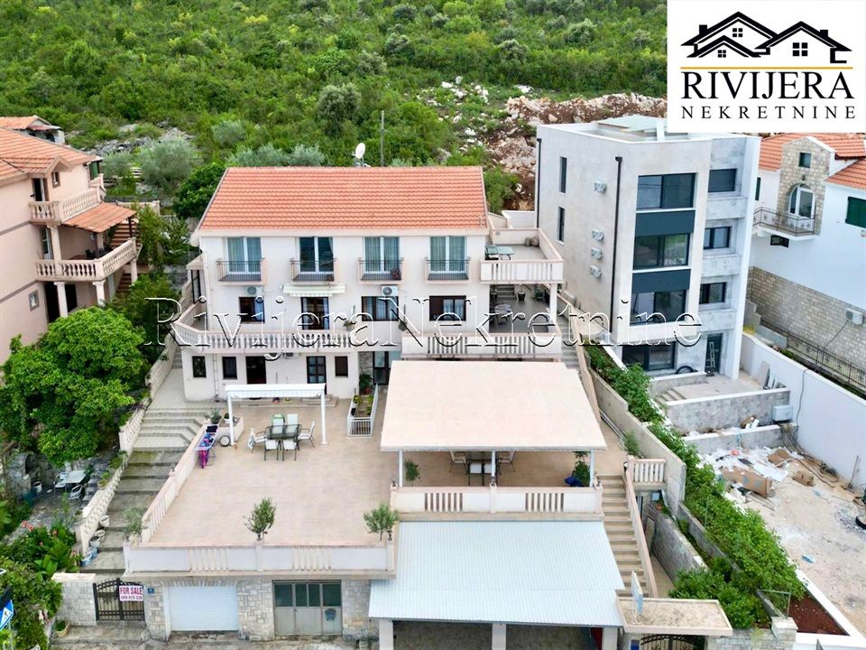 Villa in Tivat, Montenegro, 370 m² - Foto 1