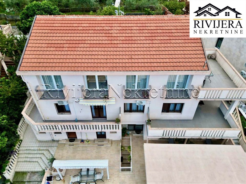 Villa en Tivat, Montenegro, 370 m² - imagen 5