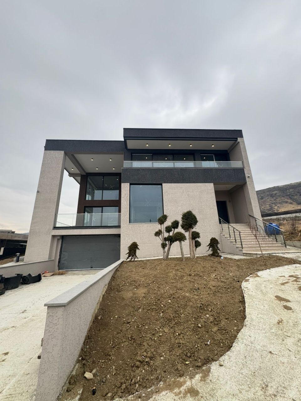 House in Tbilisi, Georgia, 600 m² - picture 1