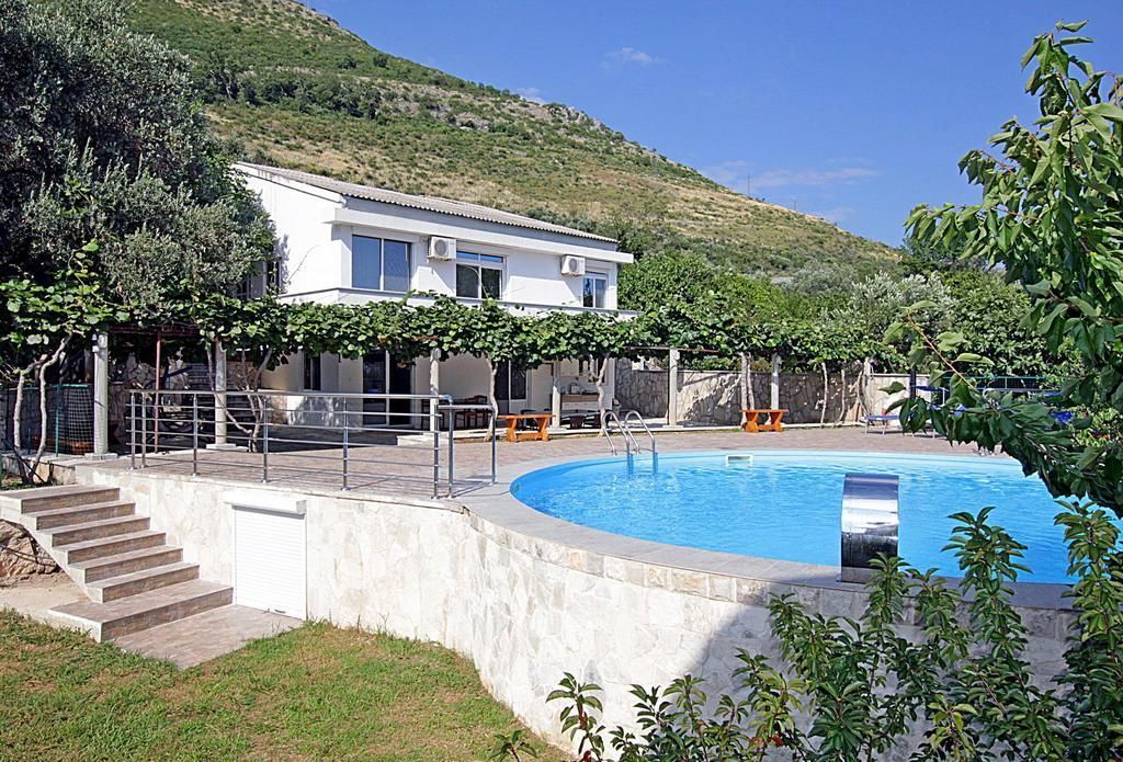 Villa in Budva, Montenegro, 170 m² - Foto 1