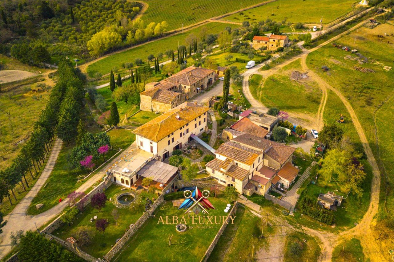 Villa en Castellina in Chianti, Italia, 2 000 m² - imagen 1