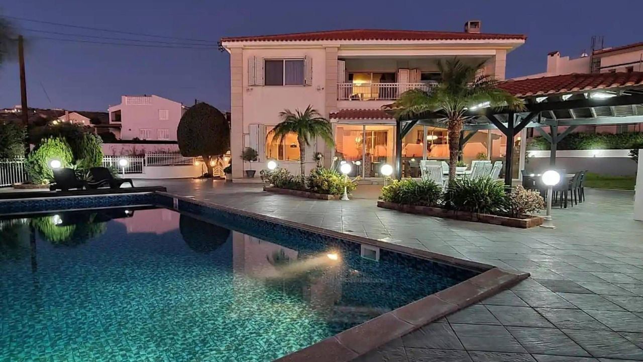 Haus in Konia, Zypern, 821 m² - Foto 1