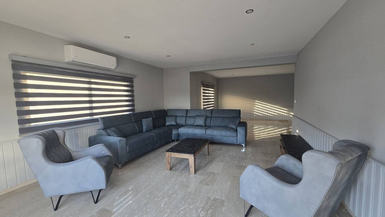 Casa en Lárnaca, Chipre, 750 m² - imagen 2