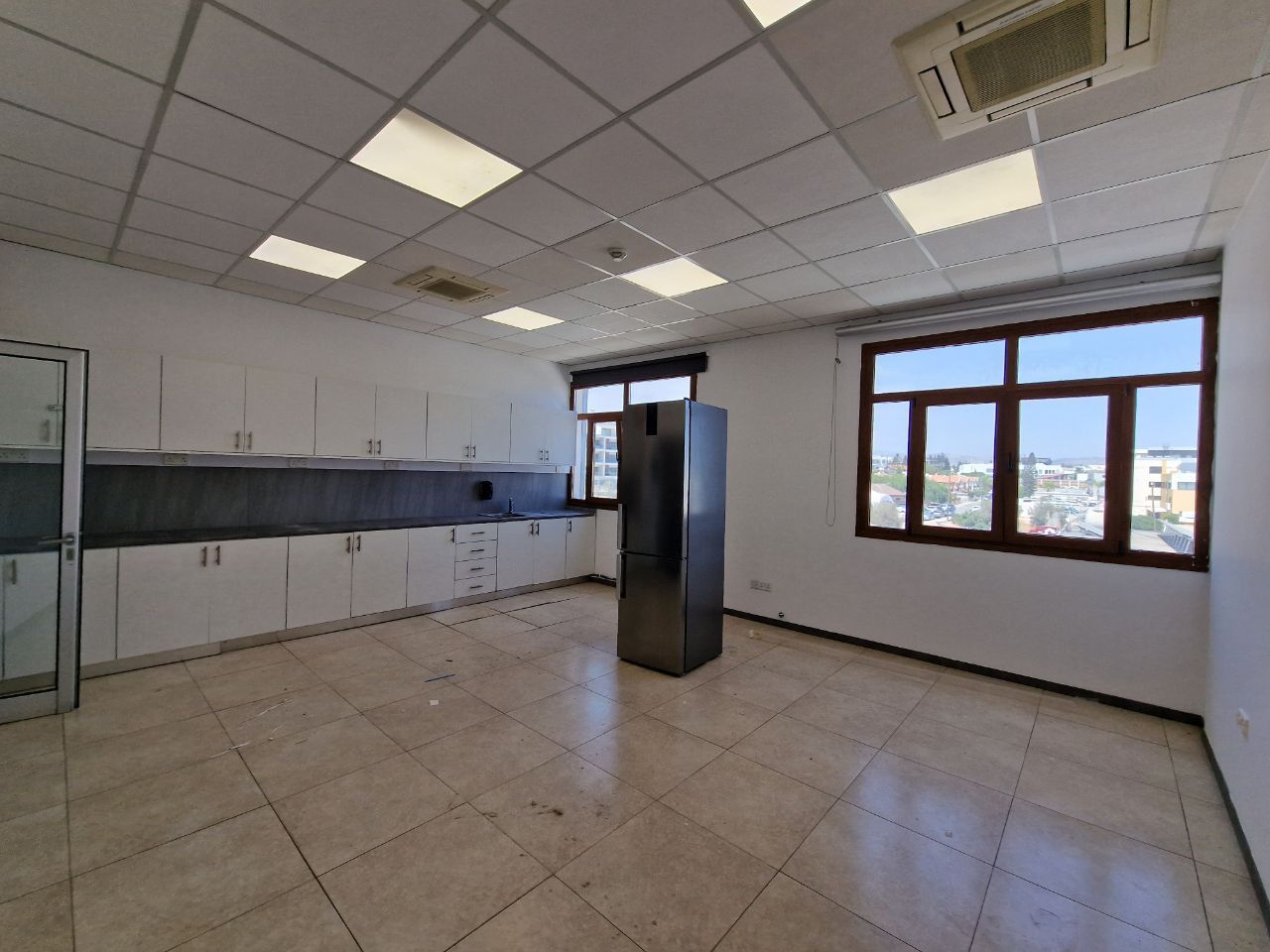 Ufficio a Limassol, Cipro, 495 m² - foto 2