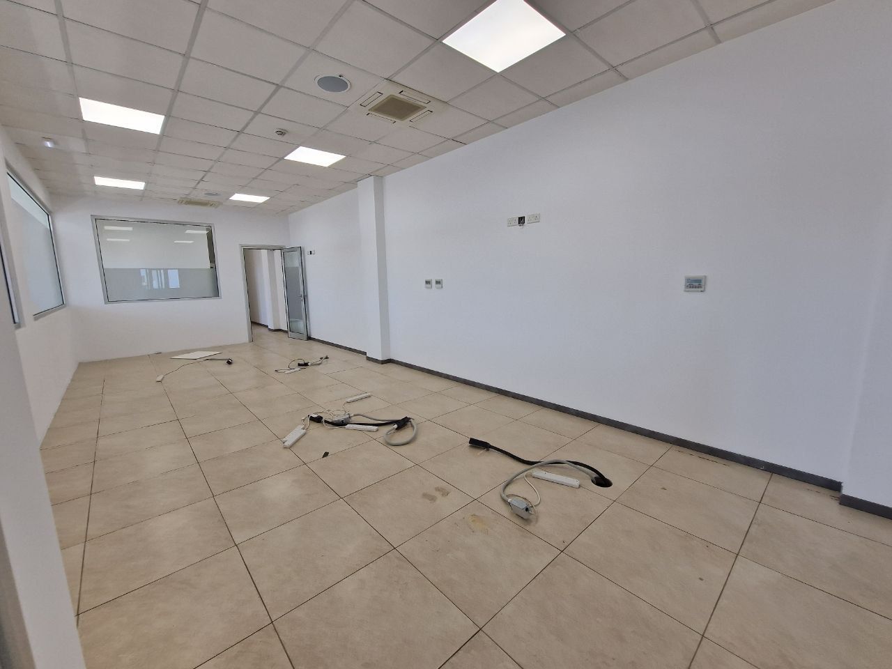 Ufficio a Limassol, Cipro, 495 m² - foto 8