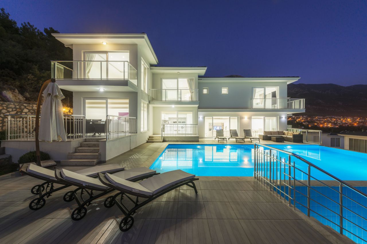 Villa à Fethiye, Turquie, 360 m² - image 1