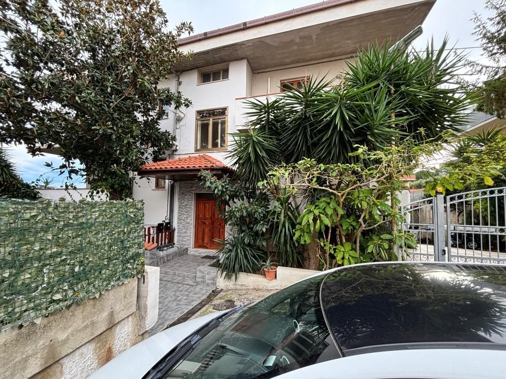 Piso en Silvi, Italia, 177 m² - imagen 16