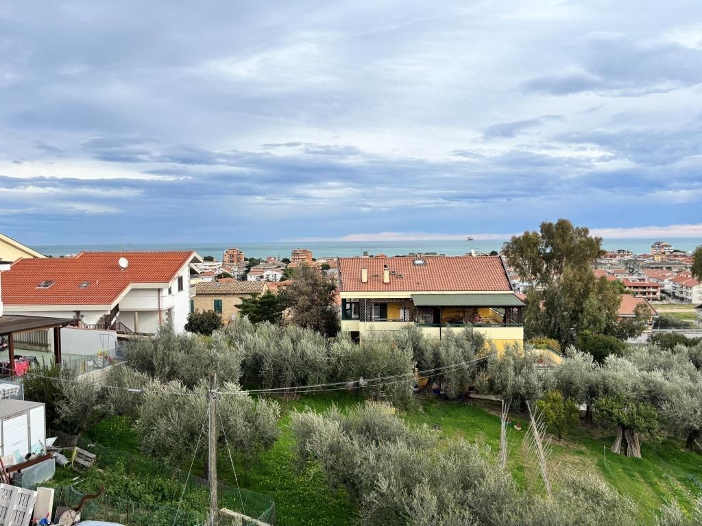 Piso en Silvi, Italia, 177 m² - imagen 15