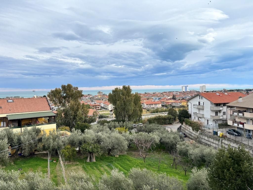 Piso en Silvi, Italia, 177 m² - imagen 18